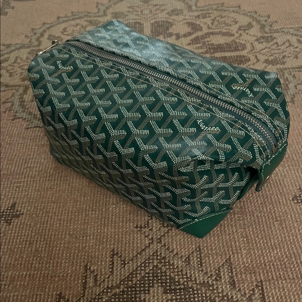 Goyard Green Cosmetic Makeup Bag/Case Authentic Great Condition. (Snap Missing)